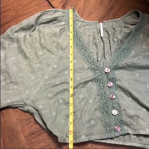 NWOT free people button front cropped long sleeve - Picture 4 of 8